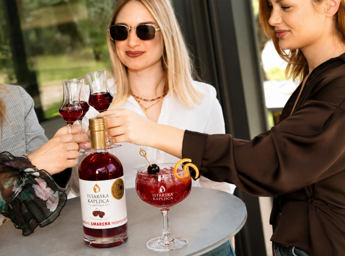 Tastings in ISTRA nature Born from the rich traditions of Istria and crafted by the renowned Istarska Kapljica Distillery, Taste Histria invites you to discover the authentic spirit of the Adriatic. Inspired by sun-drenched vineyards, centuries-old stone towns, and the Mediterran